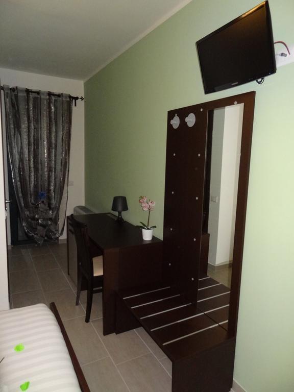 Affittacamere Rooms Di Matteo San Paolo di Iesi Екстер'єр фото