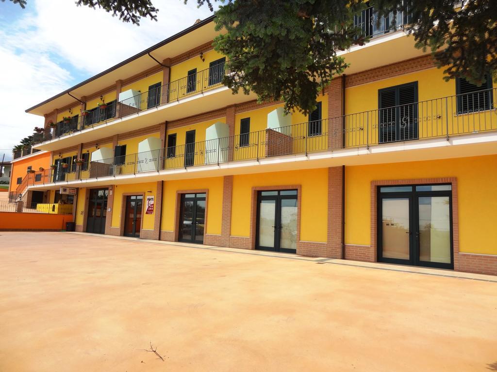 Affittacamere Rooms Di Matteo San Paolo di Iesi Екстер'єр фото