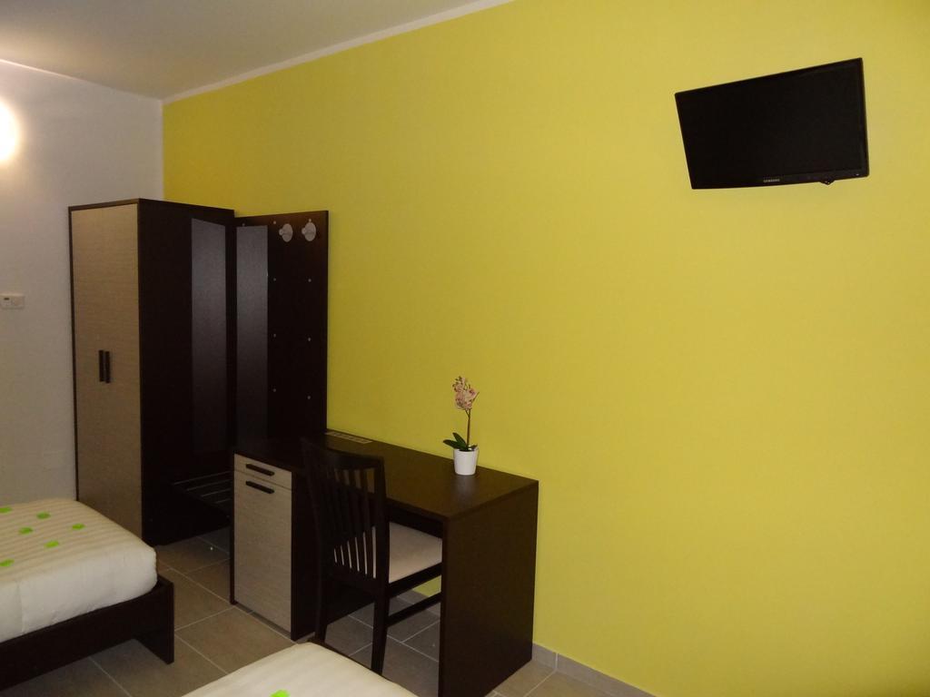 Affittacamere Rooms Di Matteo San Paolo di Iesi Екстер'єр фото