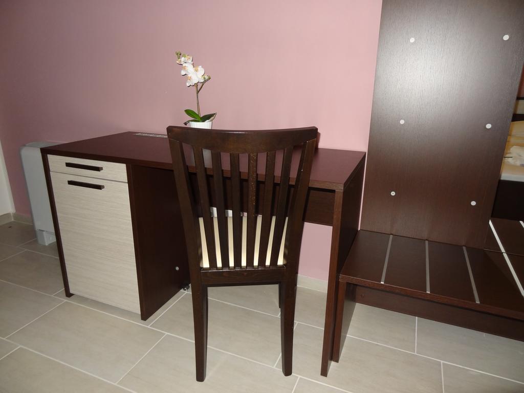 Affittacamere Rooms Di Matteo San Paolo di Iesi Екстер'єр фото