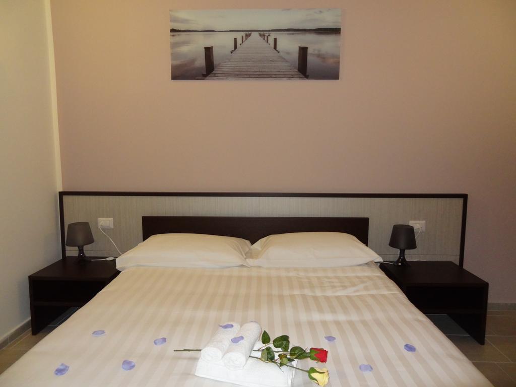 Affittacamere Rooms Di Matteo San Paolo di Iesi Екстер'єр фото