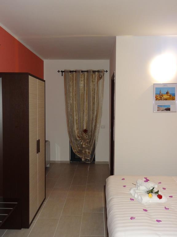 Affittacamere Rooms Di Matteo San Paolo di Iesi Екстер'єр фото