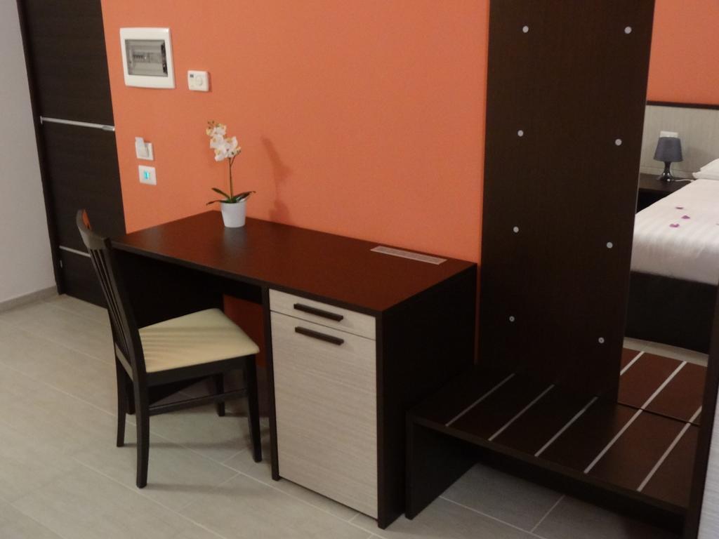 Affittacamere Rooms Di Matteo San Paolo di Iesi Екстер'єр фото