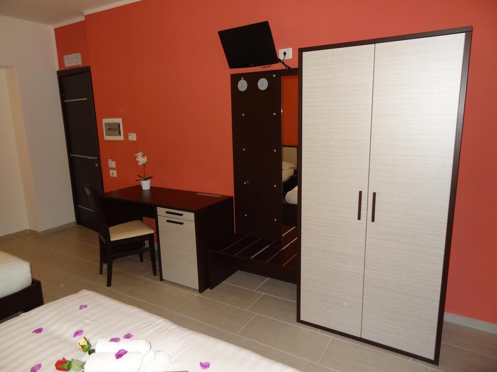 Affittacamere Rooms Di Matteo San Paolo di Iesi Екстер'єр фото