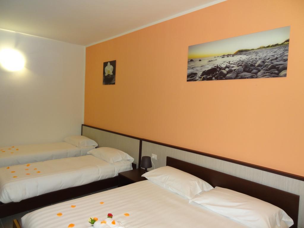 Affittacamere Rooms Di Matteo San Paolo di Iesi Екстер'єр фото